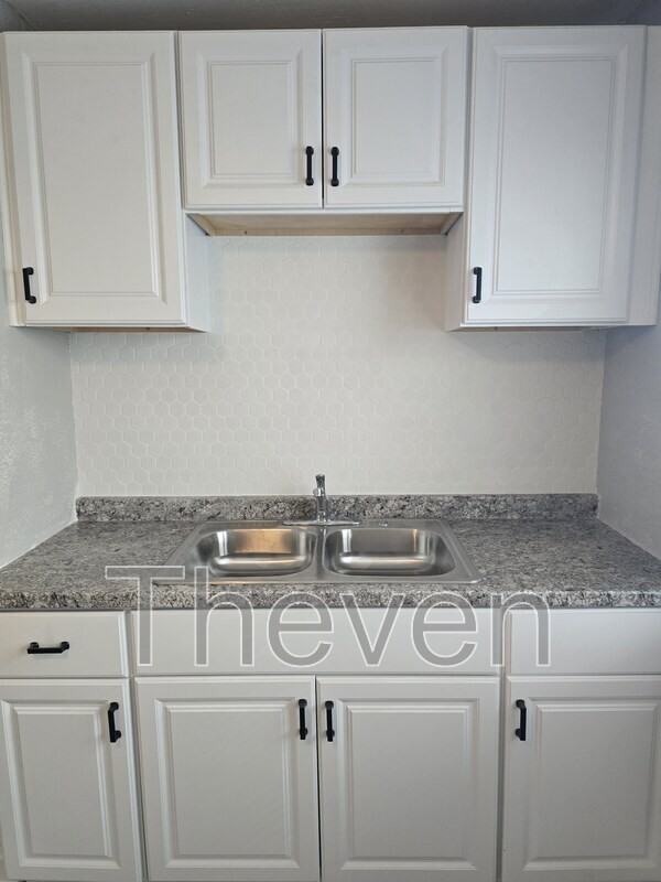 97 Davidson Ave - Photo 7 of 18