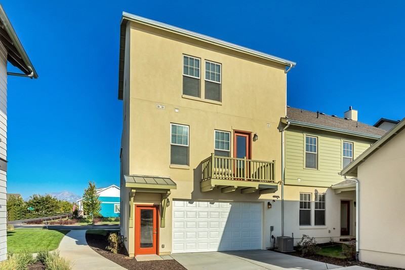 10552 S Oquirrh Lake Rd - Photo 3 of 17