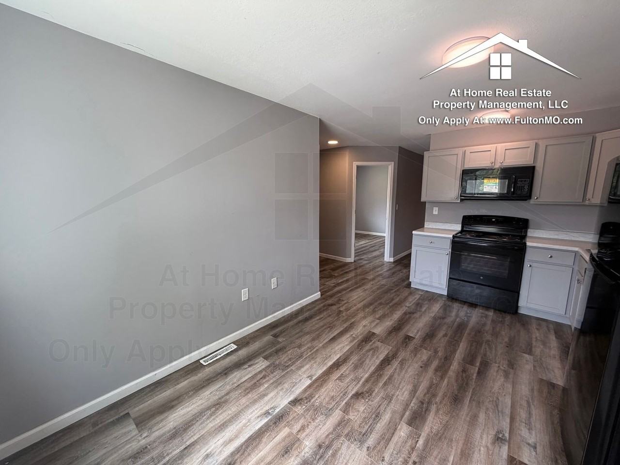 300 Market St - Photo 3 of 20