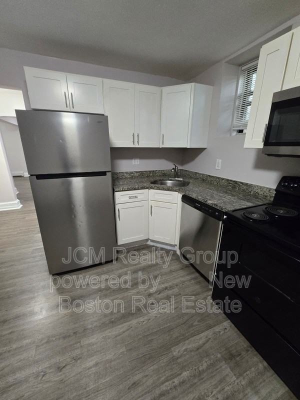 46 Waverly St #B - Photo 2 of 29