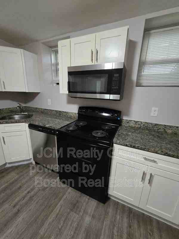 46 Waverly St #B - Photo 6 of 29