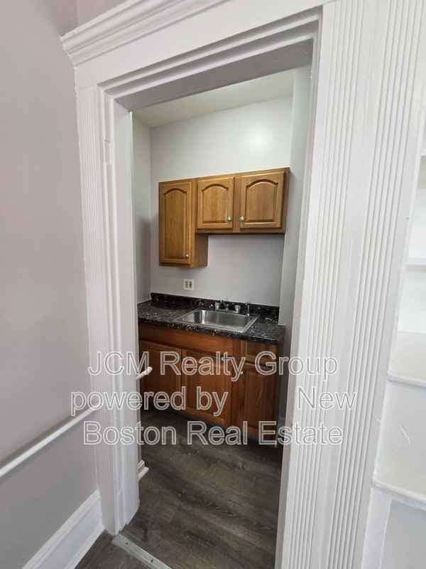 124 Central Ave #U46 - Photo 4 of 16