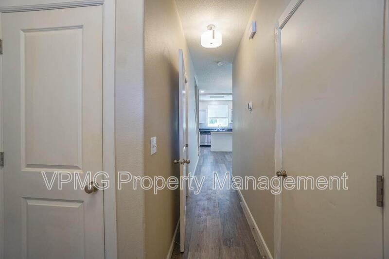4013 Ne 89th Way - Photo 3 of 28