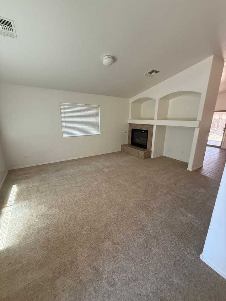 33024 N Madison Way Dr - Photo 2 of 12