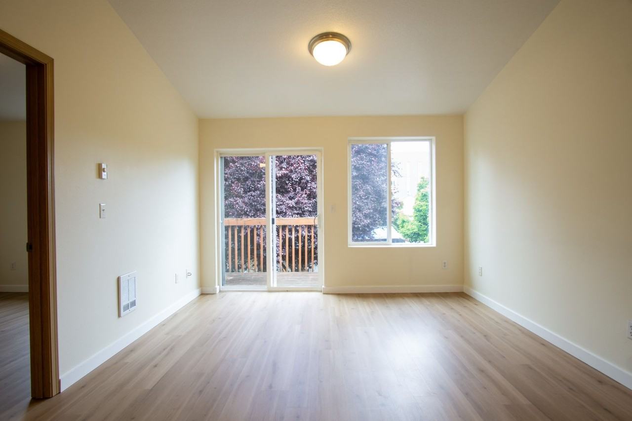 130 Se 105th Ave #C2 - Photo 2 of 11