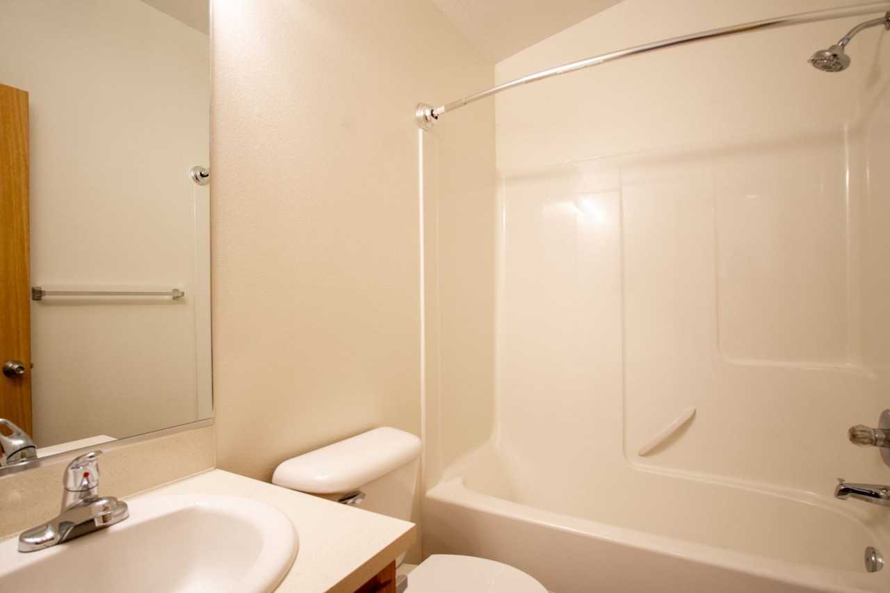 130 Se 105th Ave #C2 - Photo 7 of 11