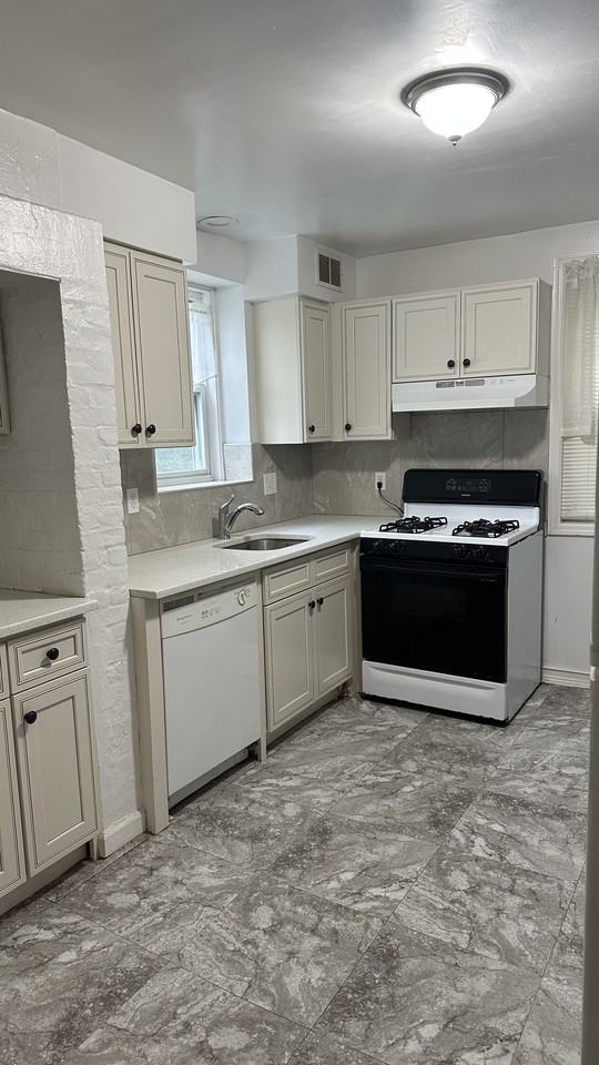 24 Franklin Place ##1B