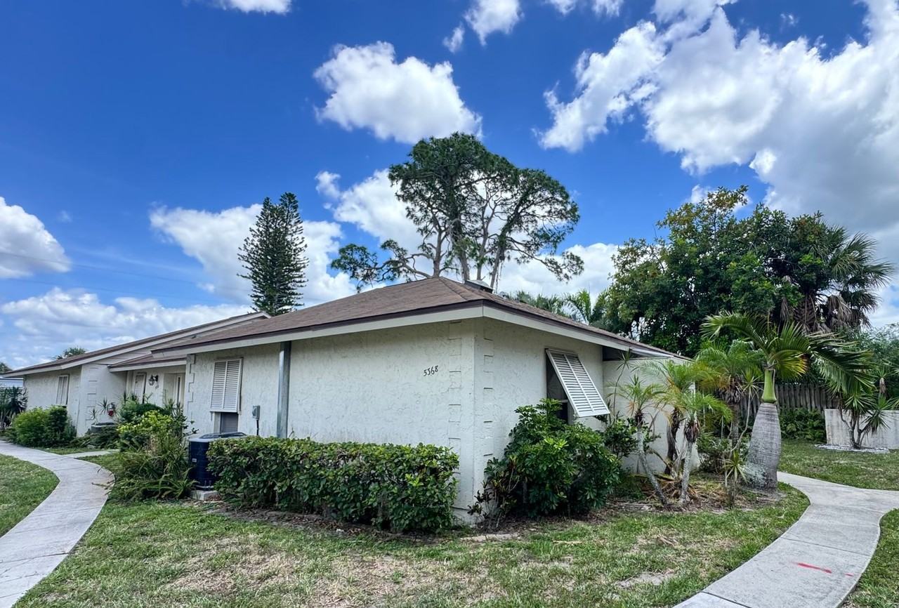 5368 Royal Palm Ave - Photo 2 of 23