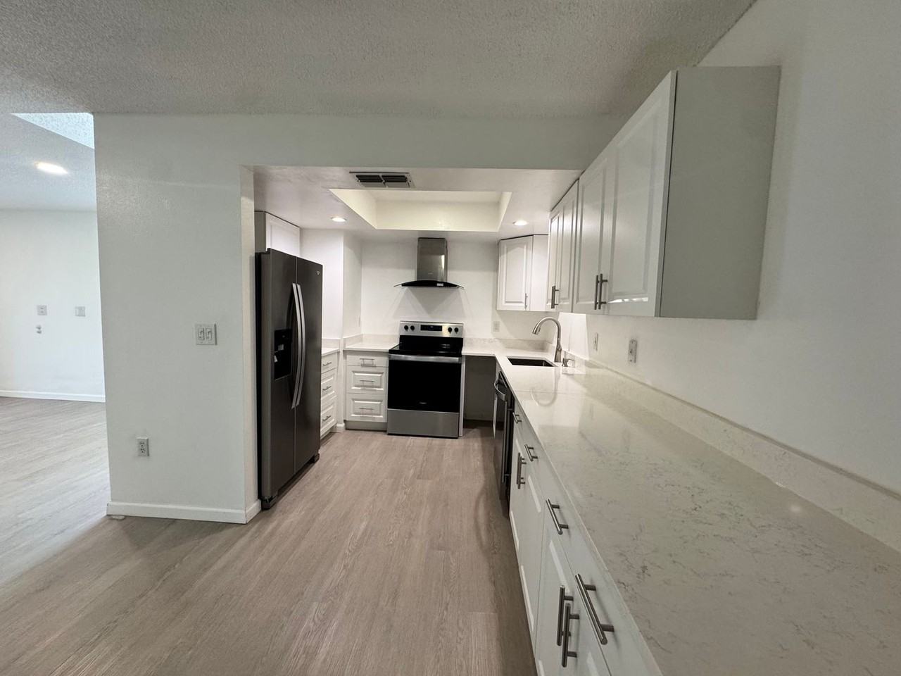 5368 Royal Palm Ave - Photo 3 of 23