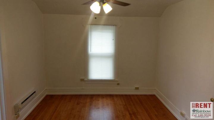 220 N 24th St #1 - Photo 3 of 7
