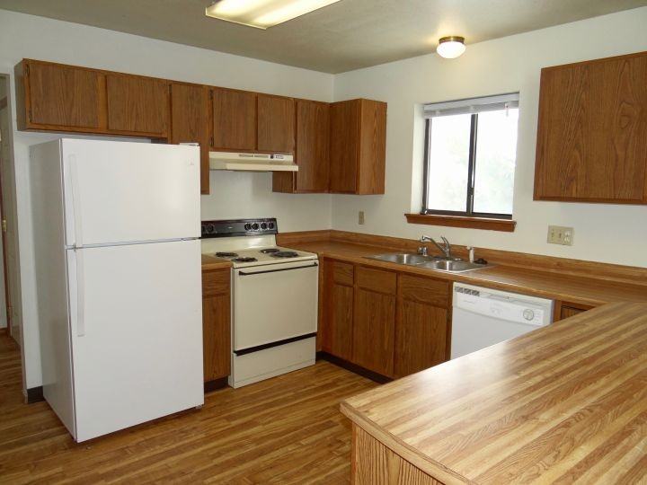 1034 Wicks Ln - Photo 2 of 7
