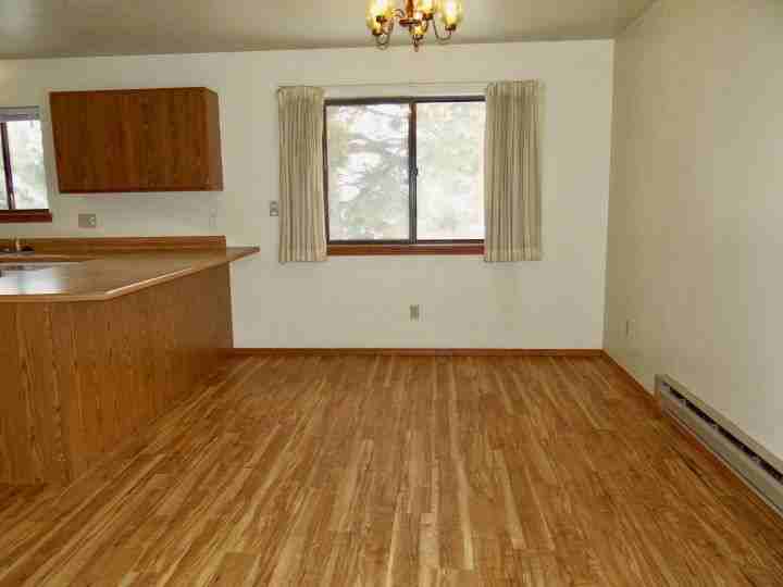 1034 Wicks Ln - Photo 3 of 7