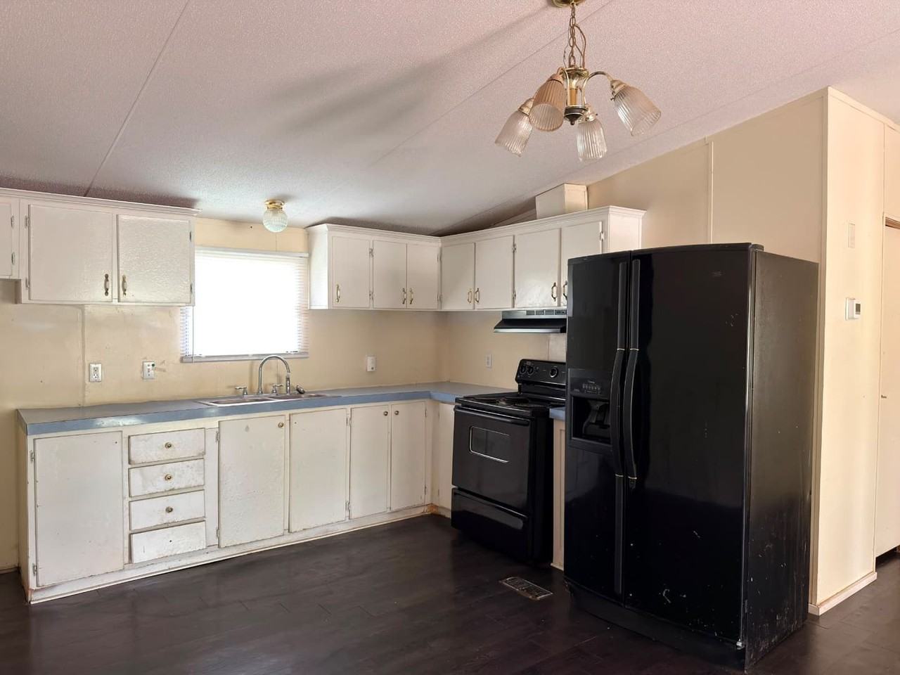 8607 Burleson Manor Rd - Photo 4 of 14