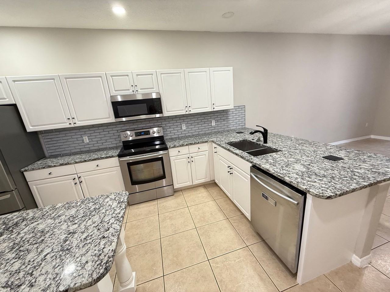 3421 Home Town Ln - Photo 3 of 22