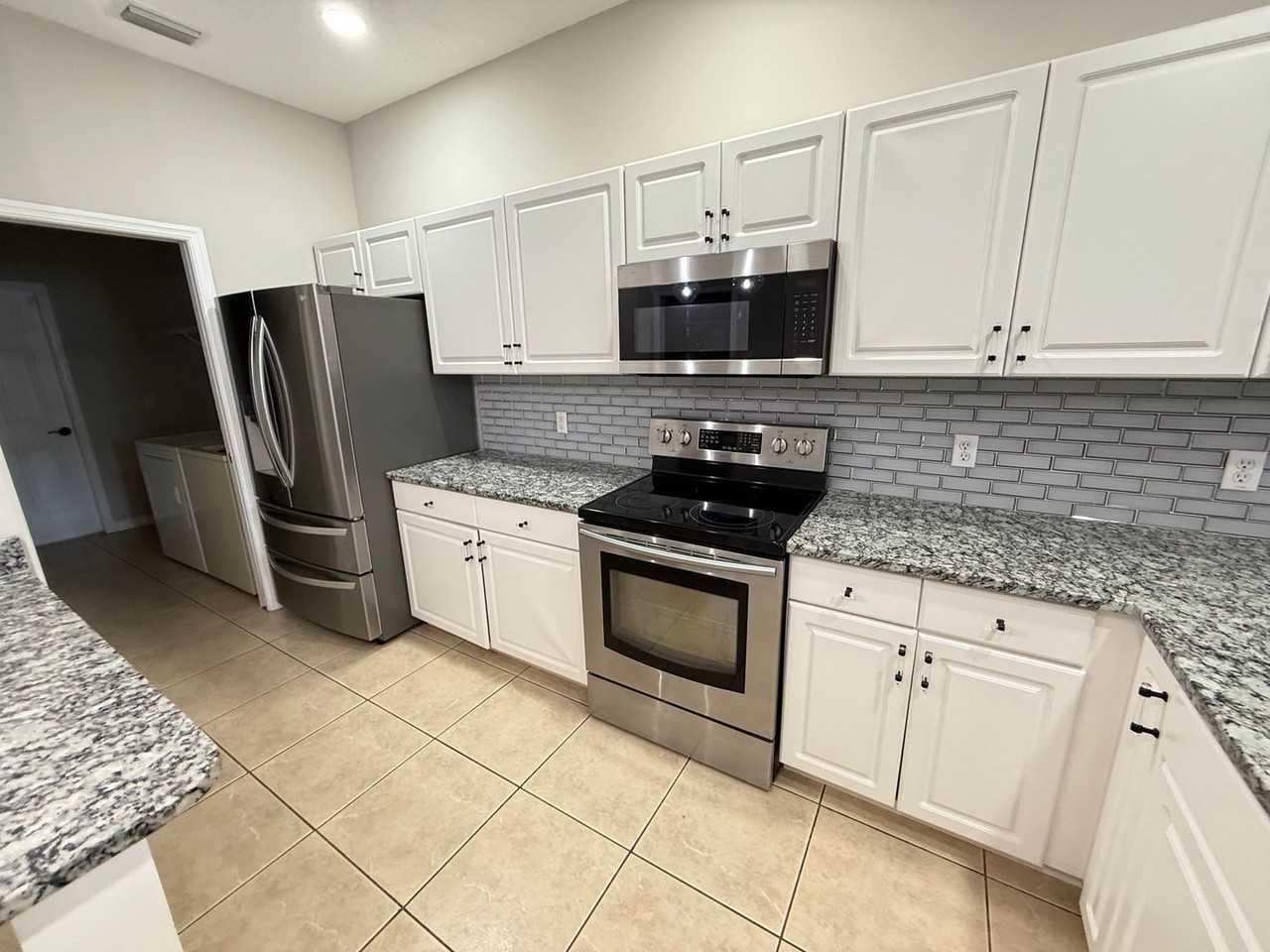 3421 Home Town Ln - Photo 4 of 22