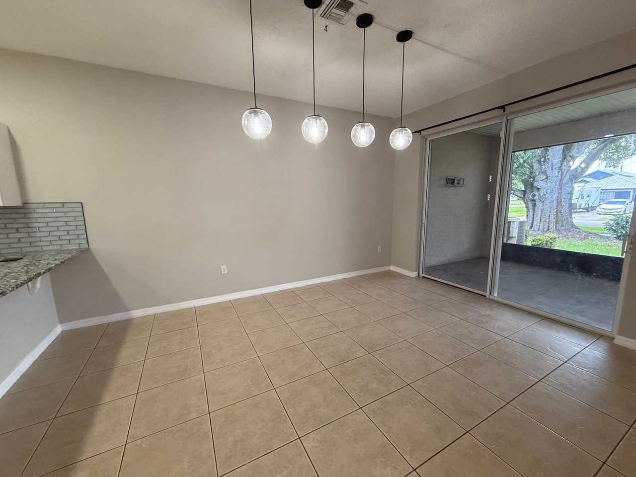 3421 Home Town Ln - Photo 5 of 22