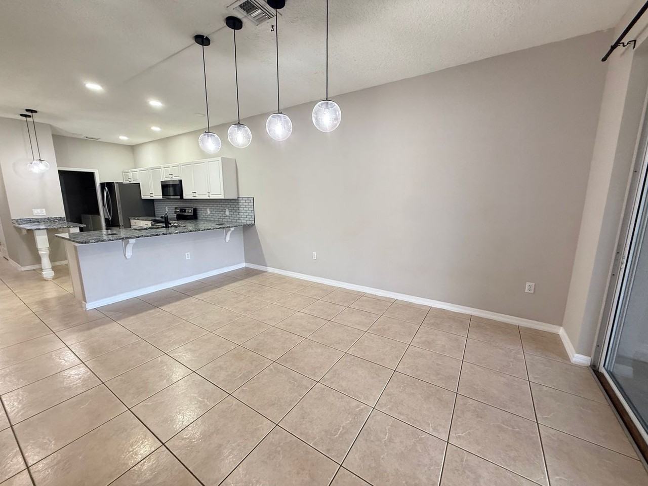 3421 Home Town Ln - Photo 6 of 22