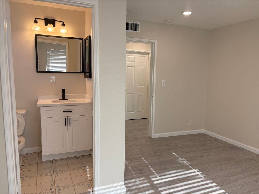11555 Archwood St ##A - Photo 7 of 9