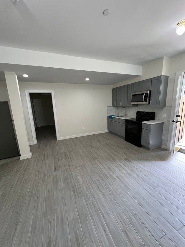 43 Prall Ave ##1b - Photo 4 of 11