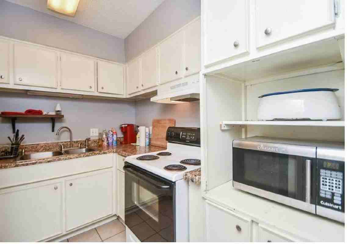 2700 Bellefontaine St ##B9 - Photo 3 of 6