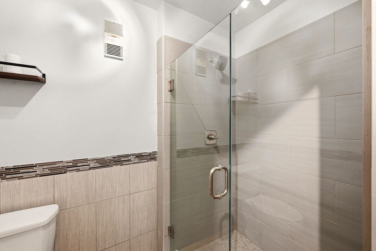 4410 Bar Harbor Dr - Photo 5 of 28