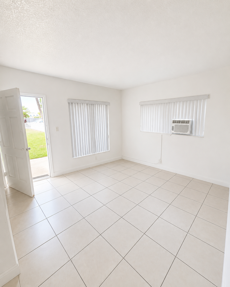 Naomi Apartments - Photo 5 of 15