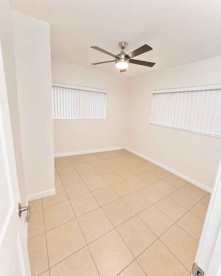Naomi Apartments - Photo 7 of 15
