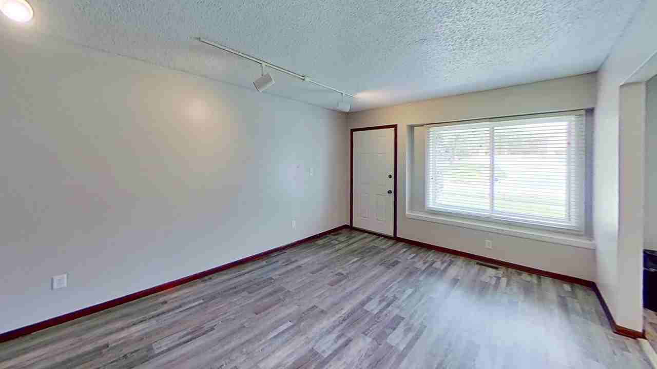 4306 50th St - Photo 3 of 15