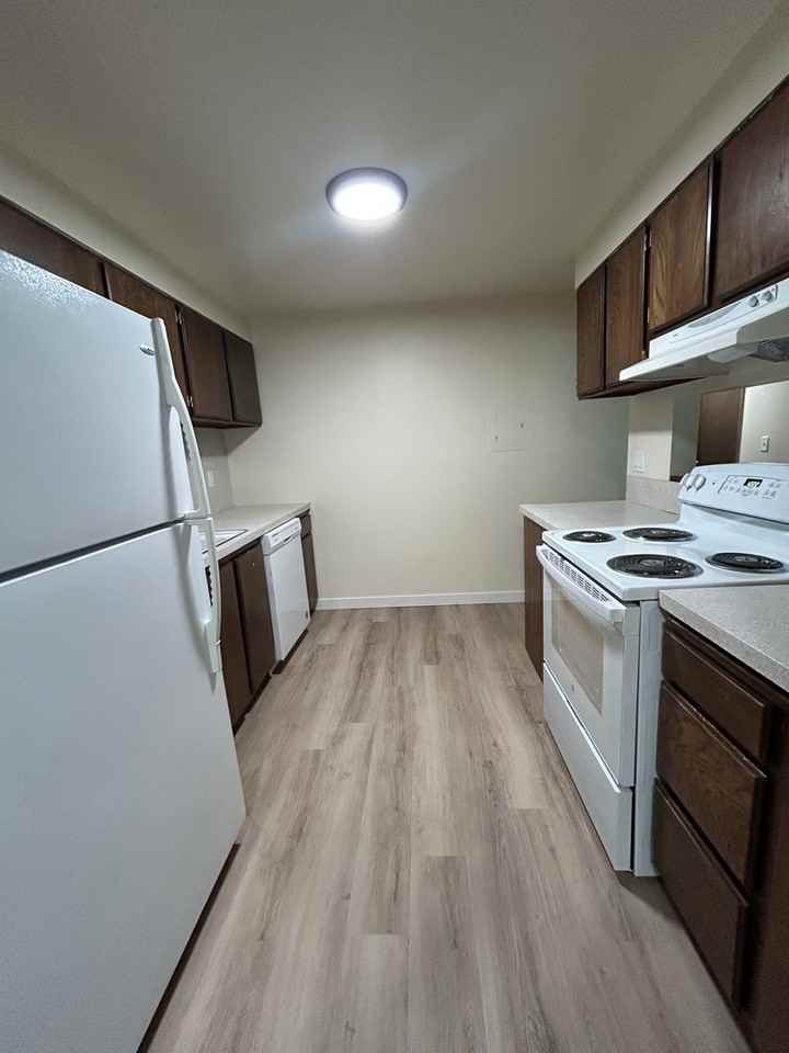 2780 Nw 29th St #C - Photo 5 of 10