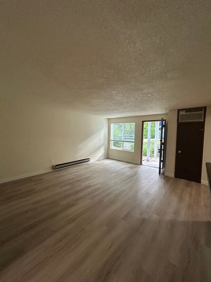2780 Nw 29th St #C - Photo 3 of 10