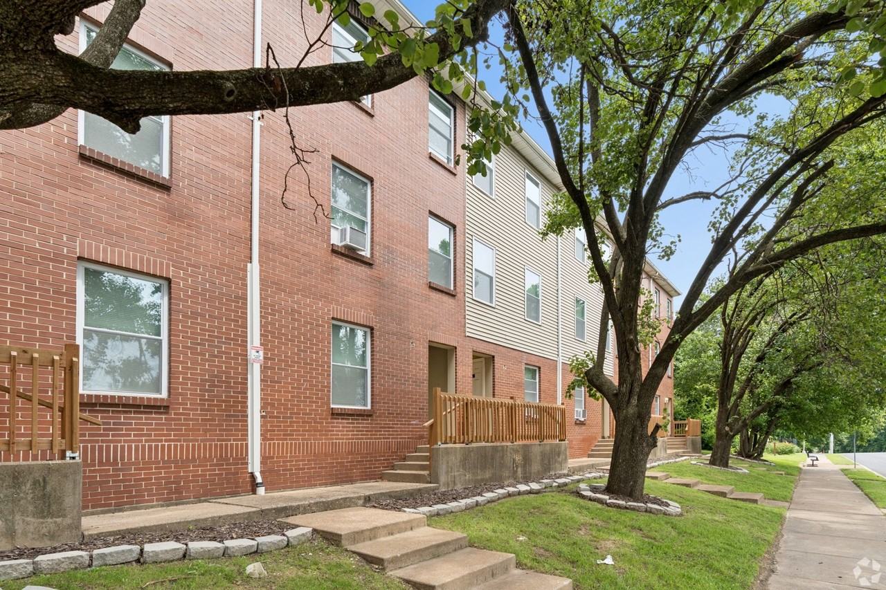 College Hill Apartments - Photo 3 of 7