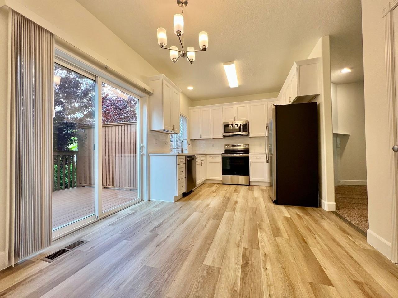 16775 Ne Halsey St - Photo 2 of 27