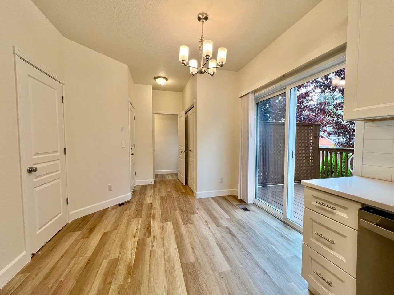 16775 Ne Halsey St - Photo 7 of 27