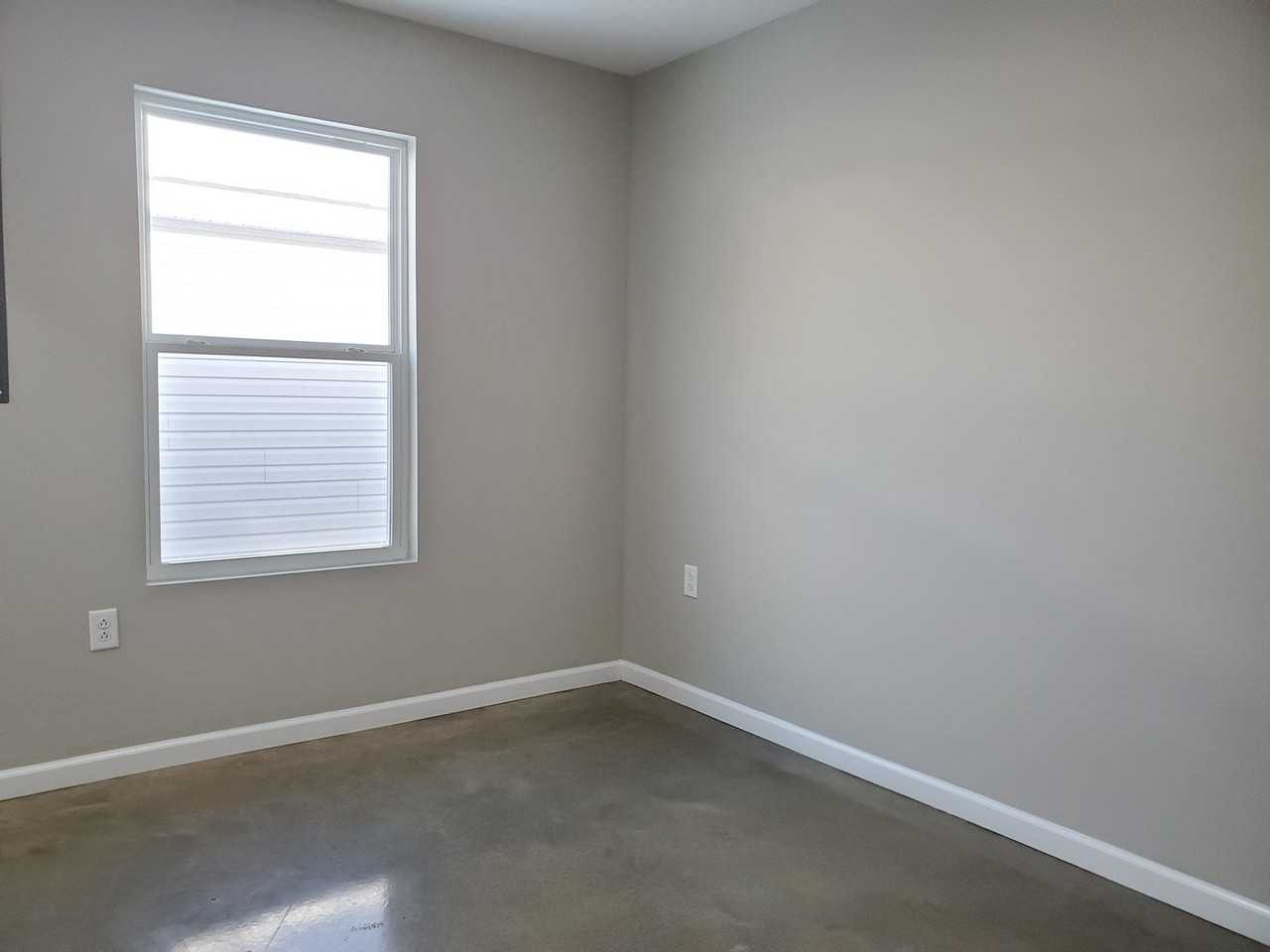 608 Main St - Photo 4 of 9