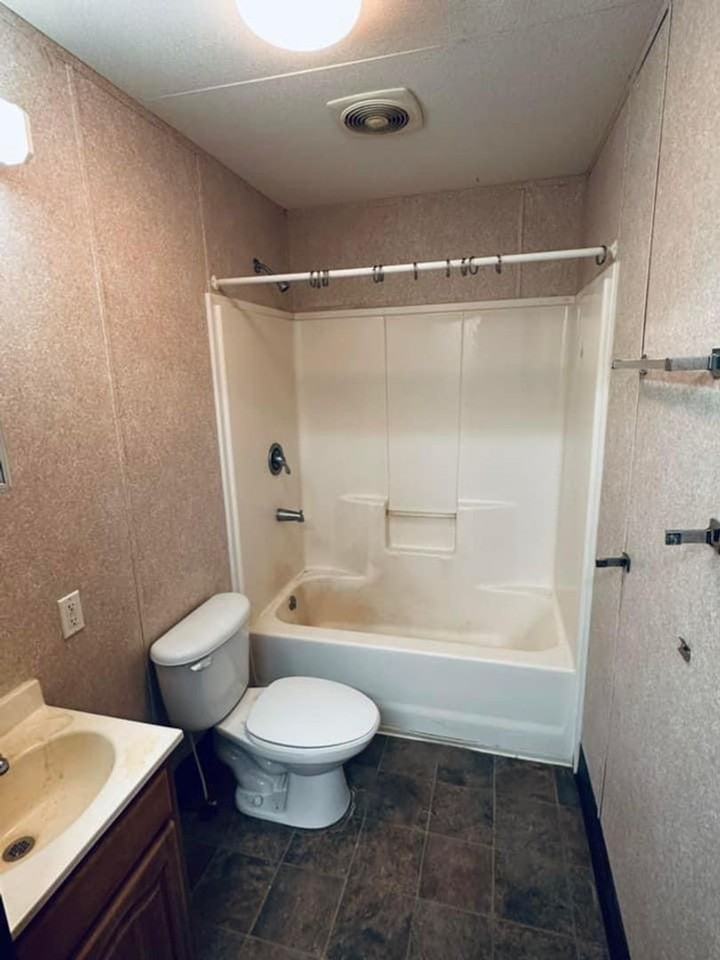 1005 Turnpike Rd - Photo 4 of 20