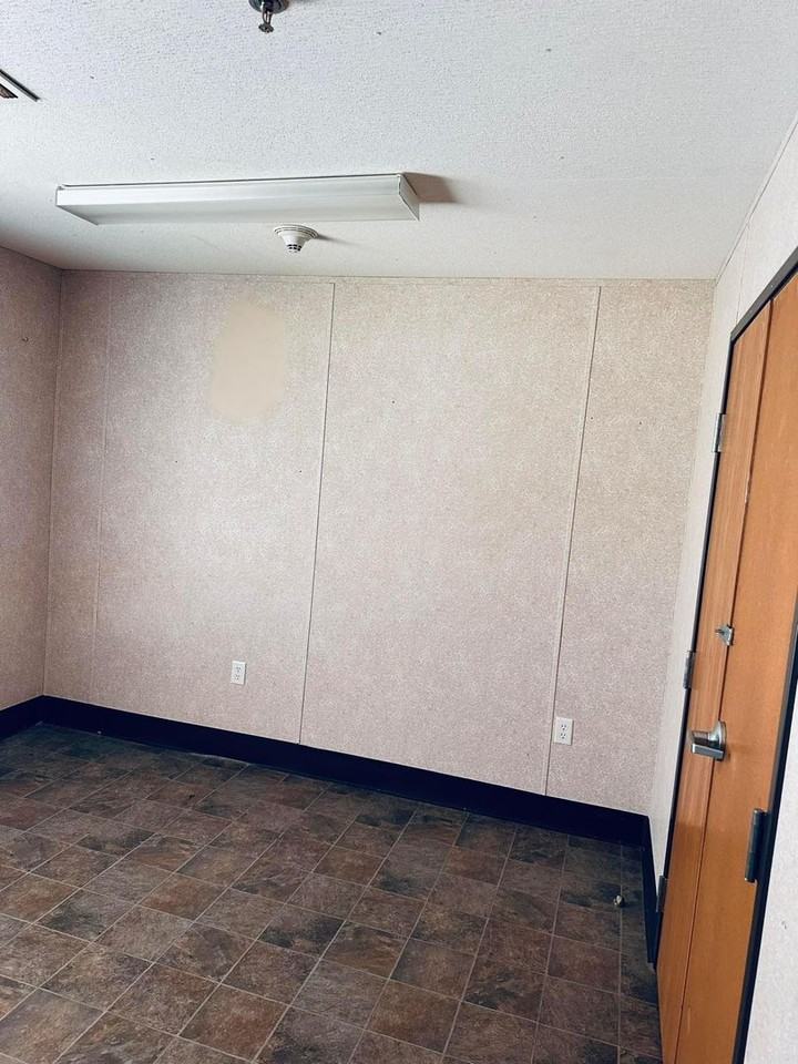 1005 Turnpike Rd - Photo 5 of 20