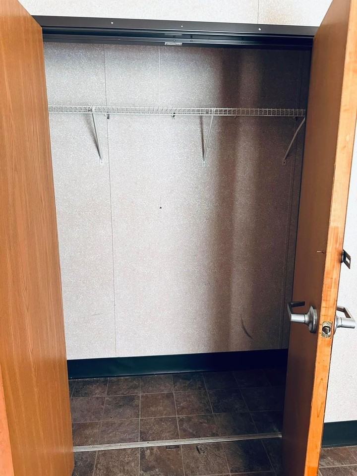 1005 Turnpike Rd - Photo 6 of 20