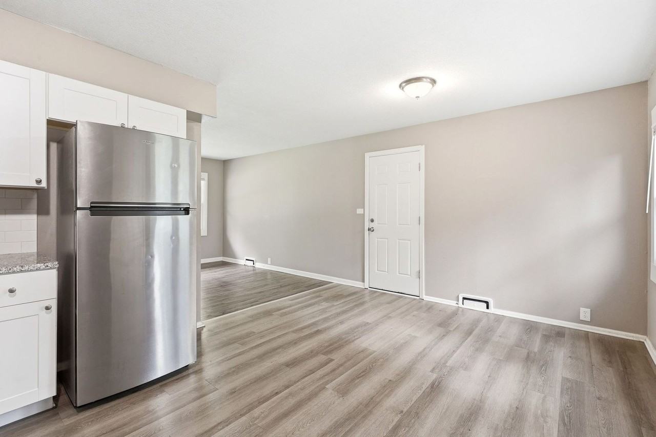 11407 Winchester Ave - Photo 7 of 28