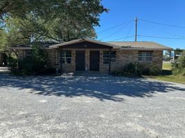 featured image of 3908 E 11th St