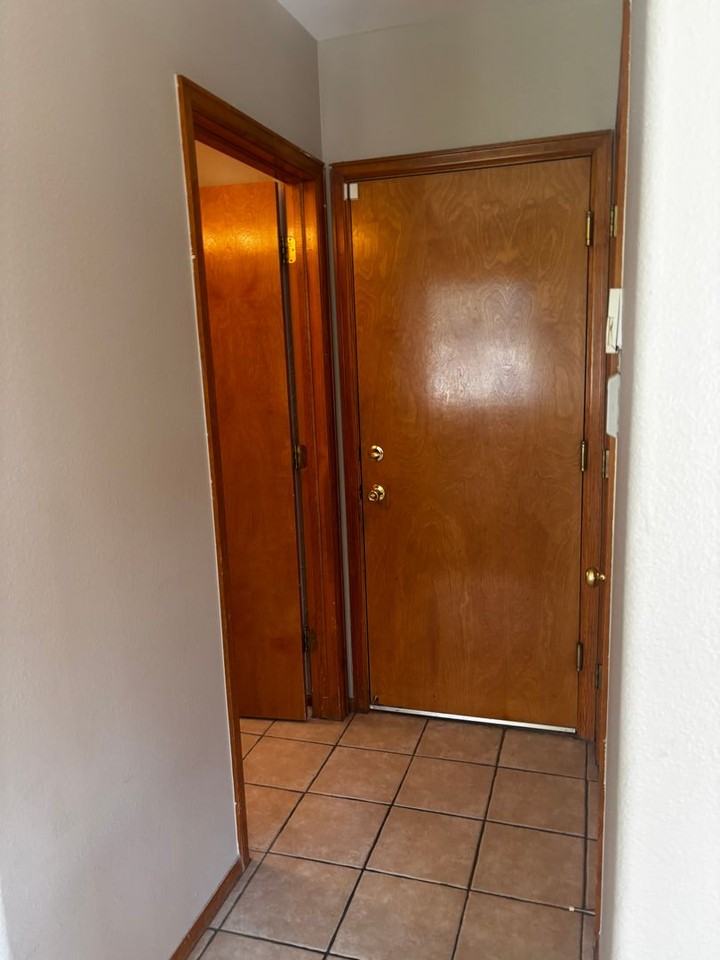 10318 Ravenswood Ln - Photo 6 of 27