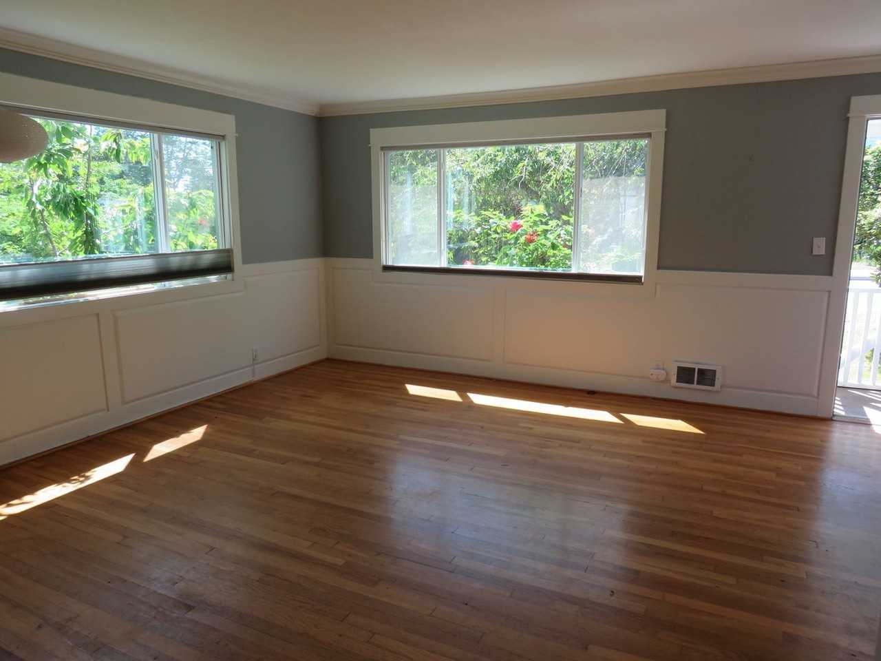 10218 35th Ave Sw - Photo 2 of 28