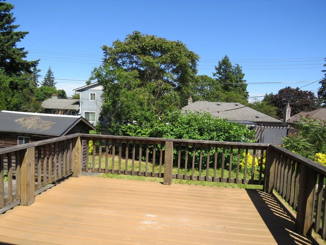 10218 35th Ave Sw - Photo 6 of 28