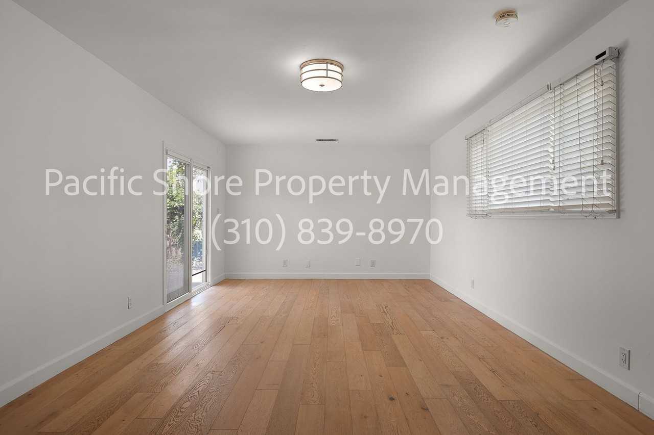 2884 Dunleer Pl - Photo 5 of 17