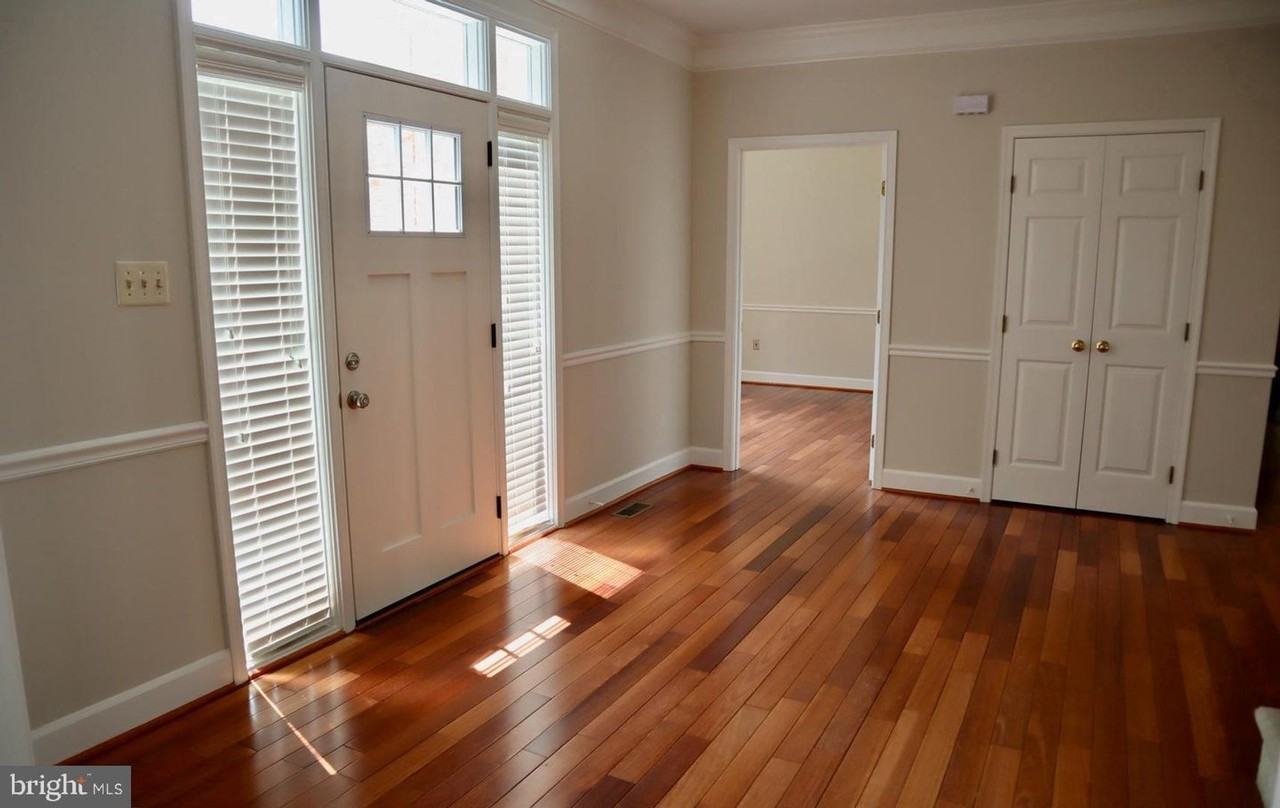 17105 Thatcher Ct - Photo 2 of 37