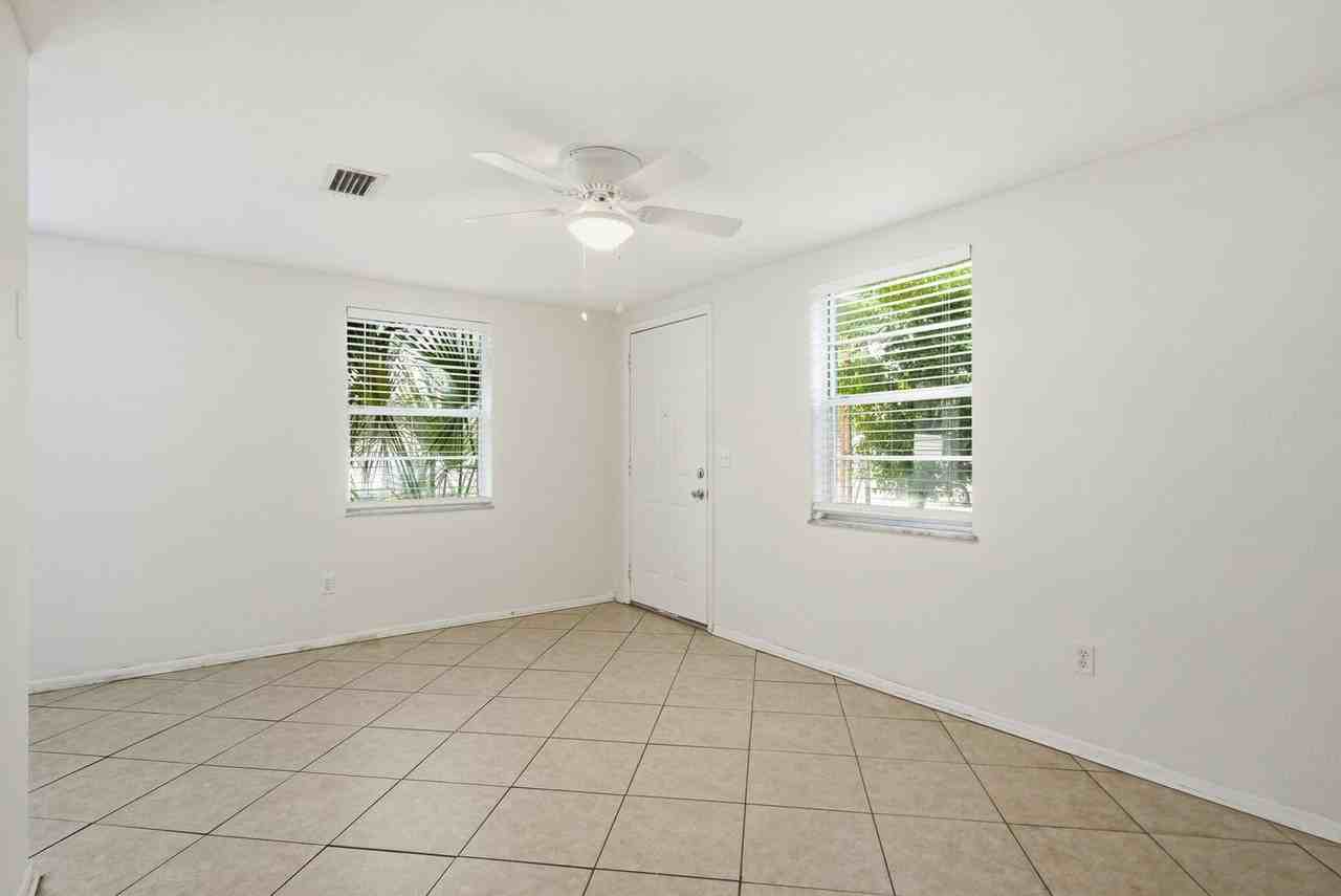 417 Milwaukee Ave - Photo 6 of 21