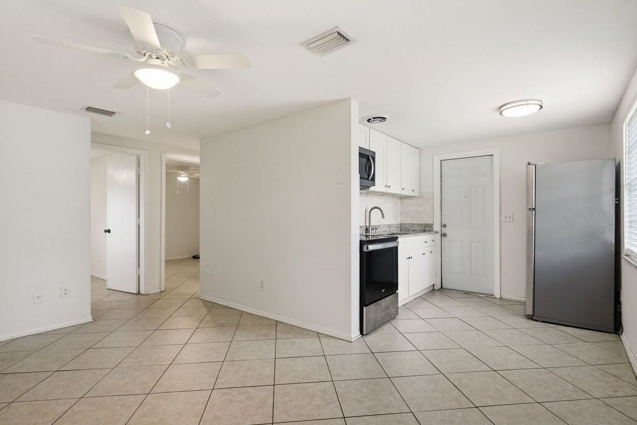 417 Milwaukee Ave - Photo 7 of 21