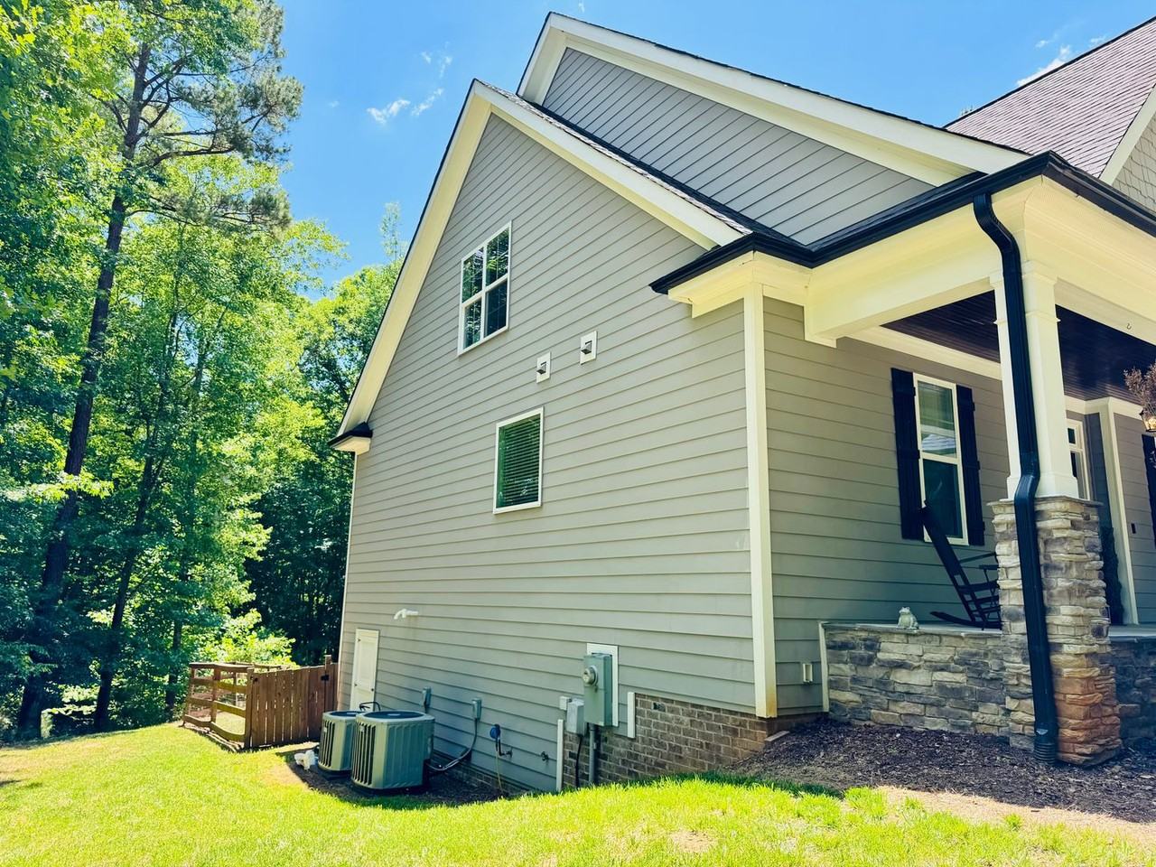 3658 Pleasants Ridge Dr - Photo 2 of 33