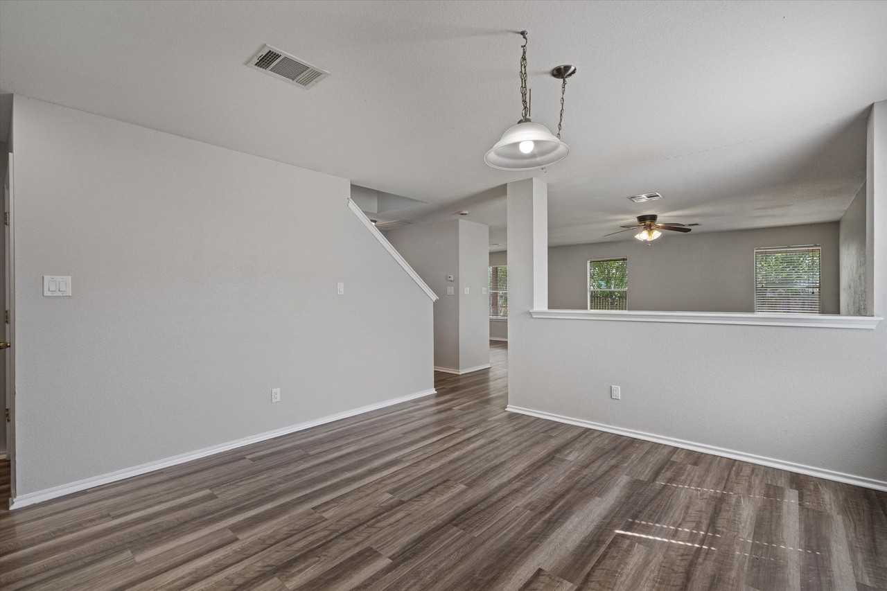 142 Jack Rabbit Ln - Photo 5 of 36