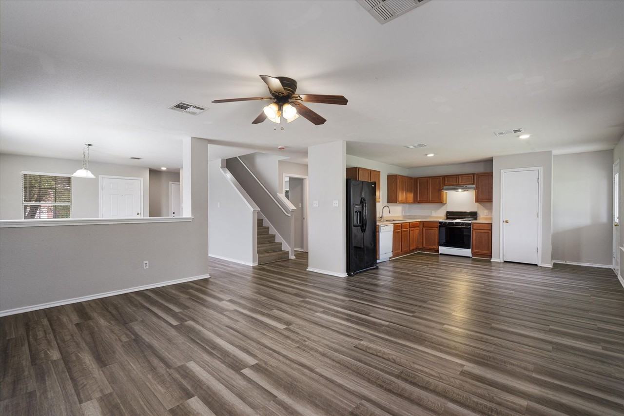 142 Jack Rabbit Ln - Photo 6 of 36