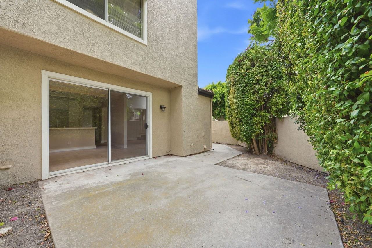 363 Stanford Ct - Photo 6 of 13